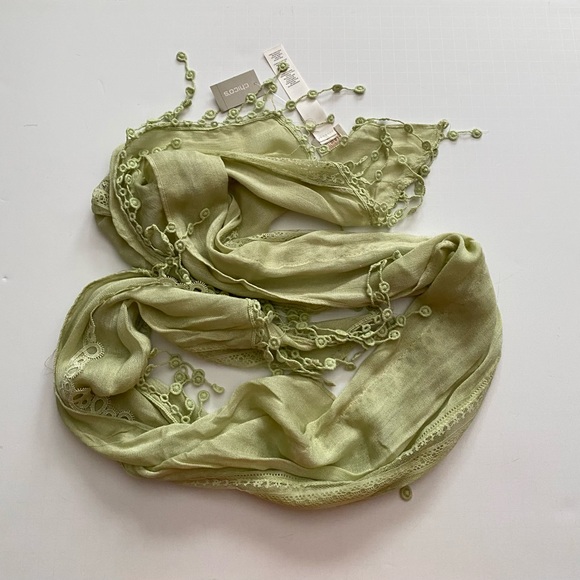 Chico’s Laura Lace Boho Scarf Straight Oblong scarves svelte sage - Picture 2 of 11